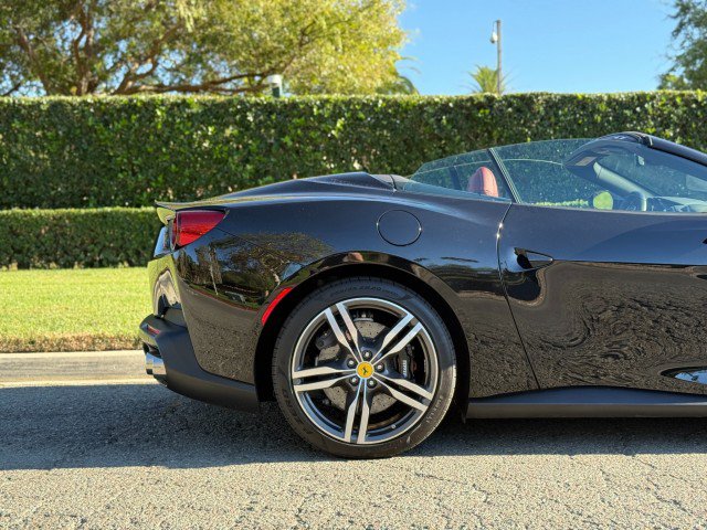 Used 2019 Ferrari Portofino RWD image 9