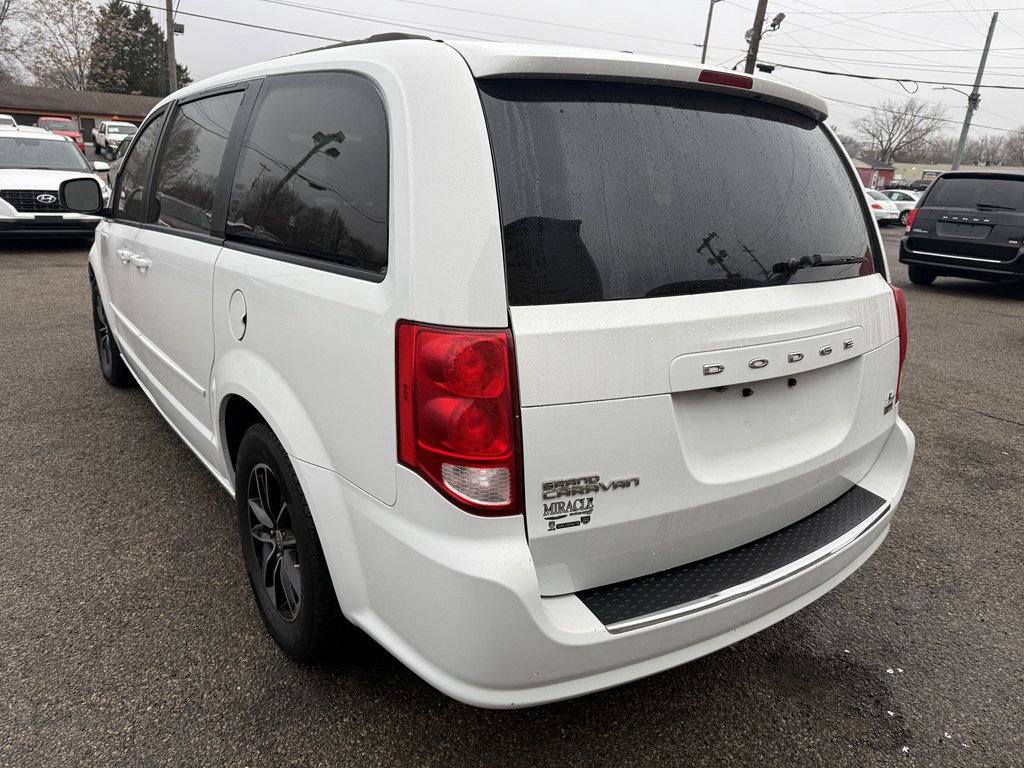 Used 2016 Dodge Grand Caravan R/T image 4