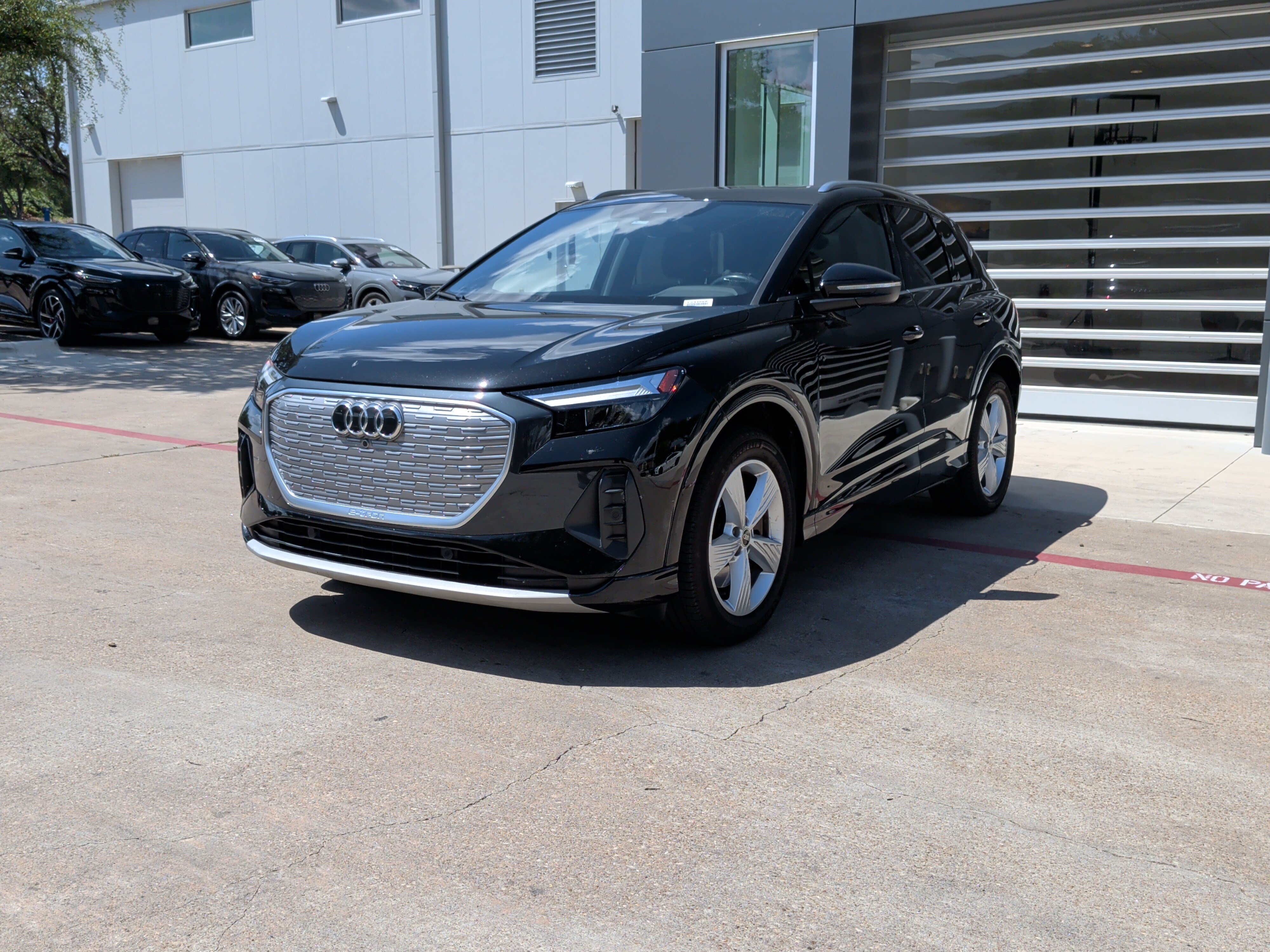 Certified 2022 Audi Q4 e-tron Premium w/ Convenience Package AWD/4WD image 5