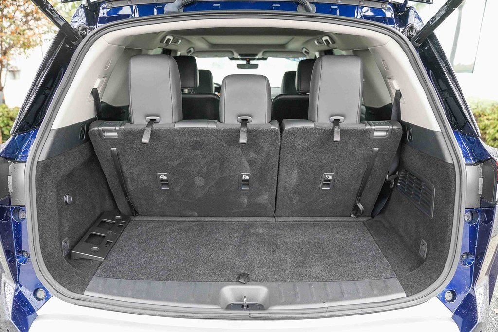 Used 2024 Nissan Pathfinder Platinum image 24