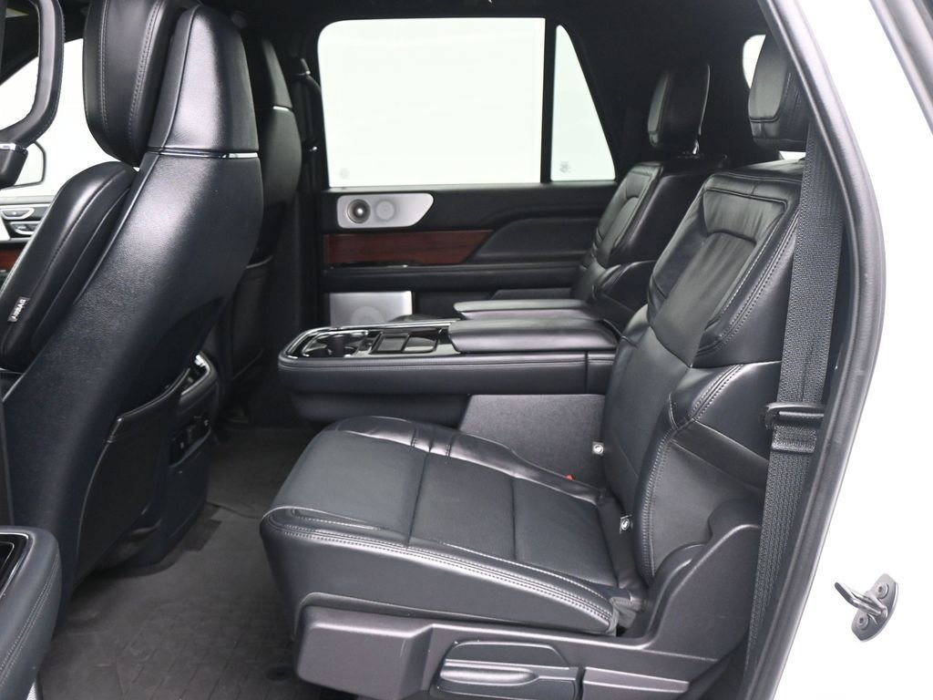 Certified 2024 Lincoln Navigator L Reserve AWD/4WD image 11