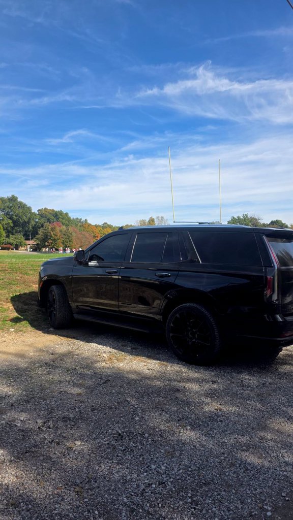 Used 2021 Cadillac Escalade Premium Luxury AWD/4WD image 1