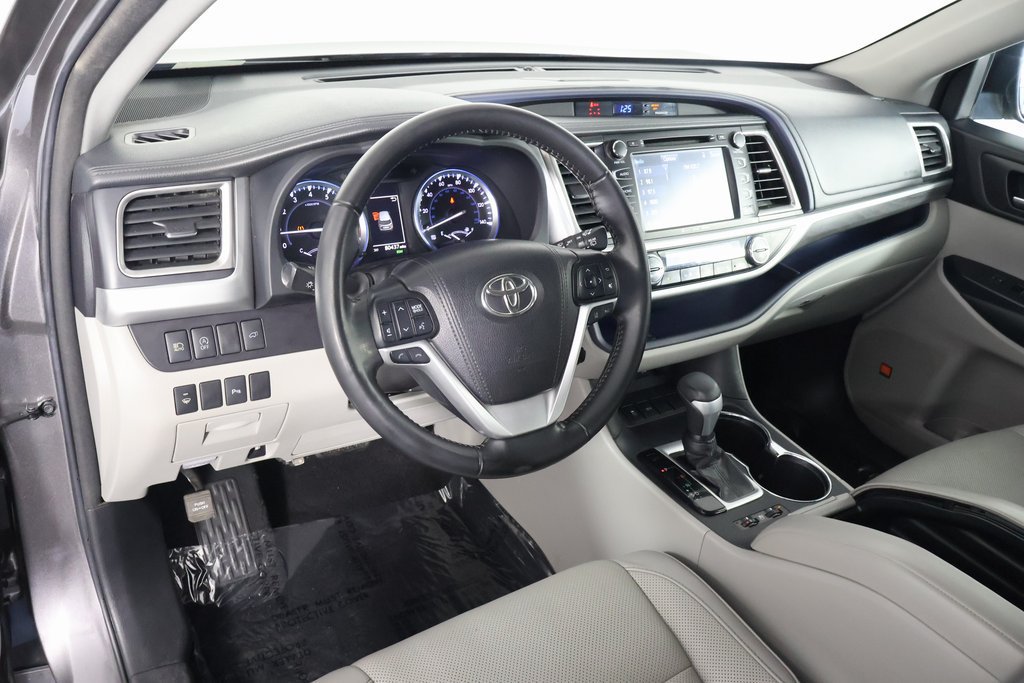 Used 2018 Toyota Highlander Limited FWD image 7