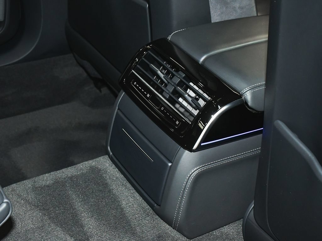 Used 2023 Audi S8 w/ S8 Executive Package AWD/4WD image 60
