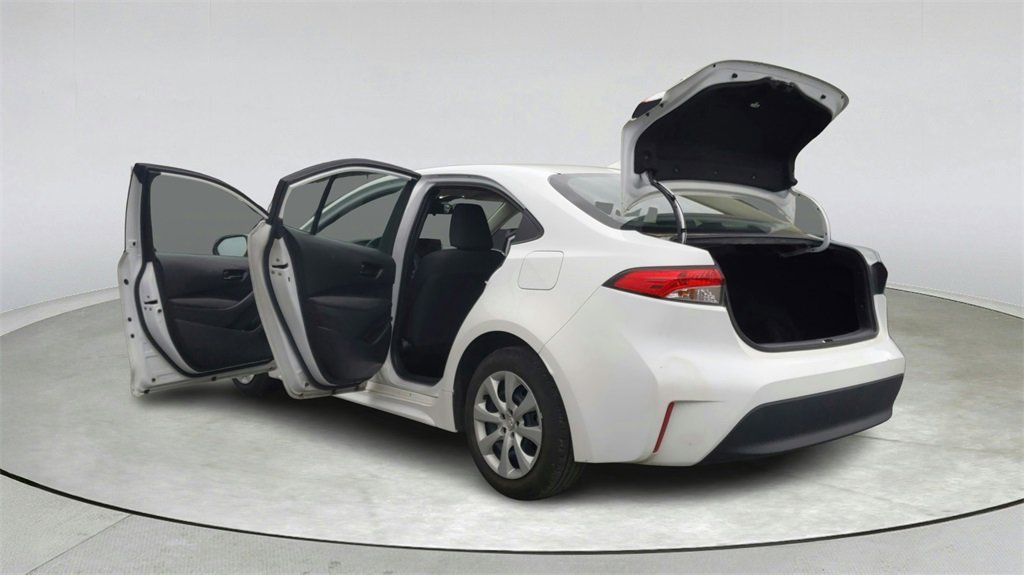 Used 2024 Toyota Corolla LE image 11