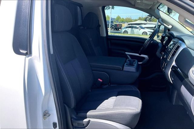 Used 2017 Nissan Titan SV RWD image 7