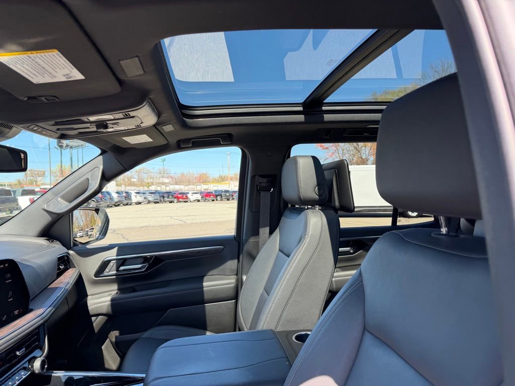 Used 2025 Chevrolet Tahoe Z71 w/ Z71 Off-Road Package AWD/4WD image 16