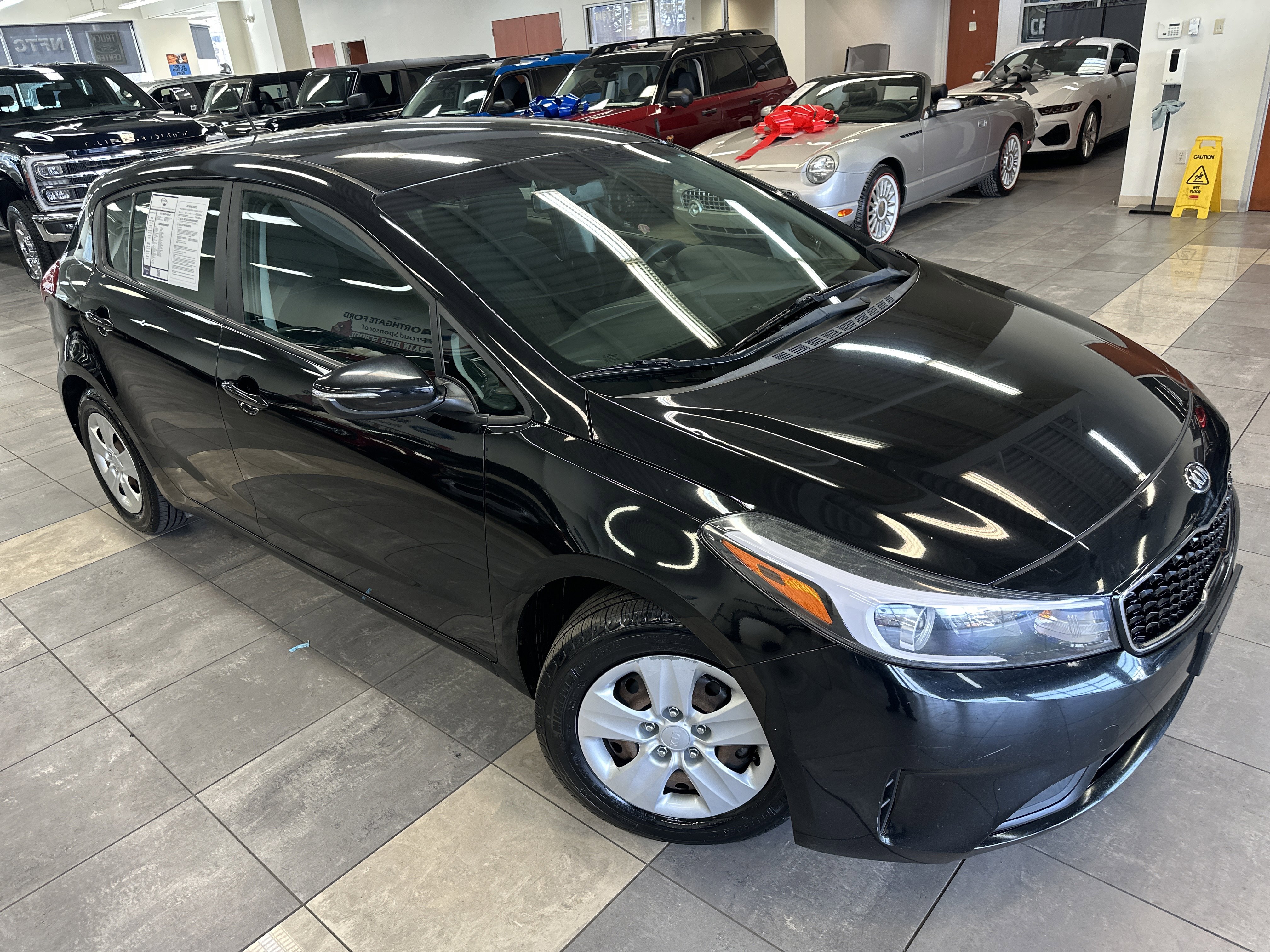 Used 2017 Kia Forte LX image 9