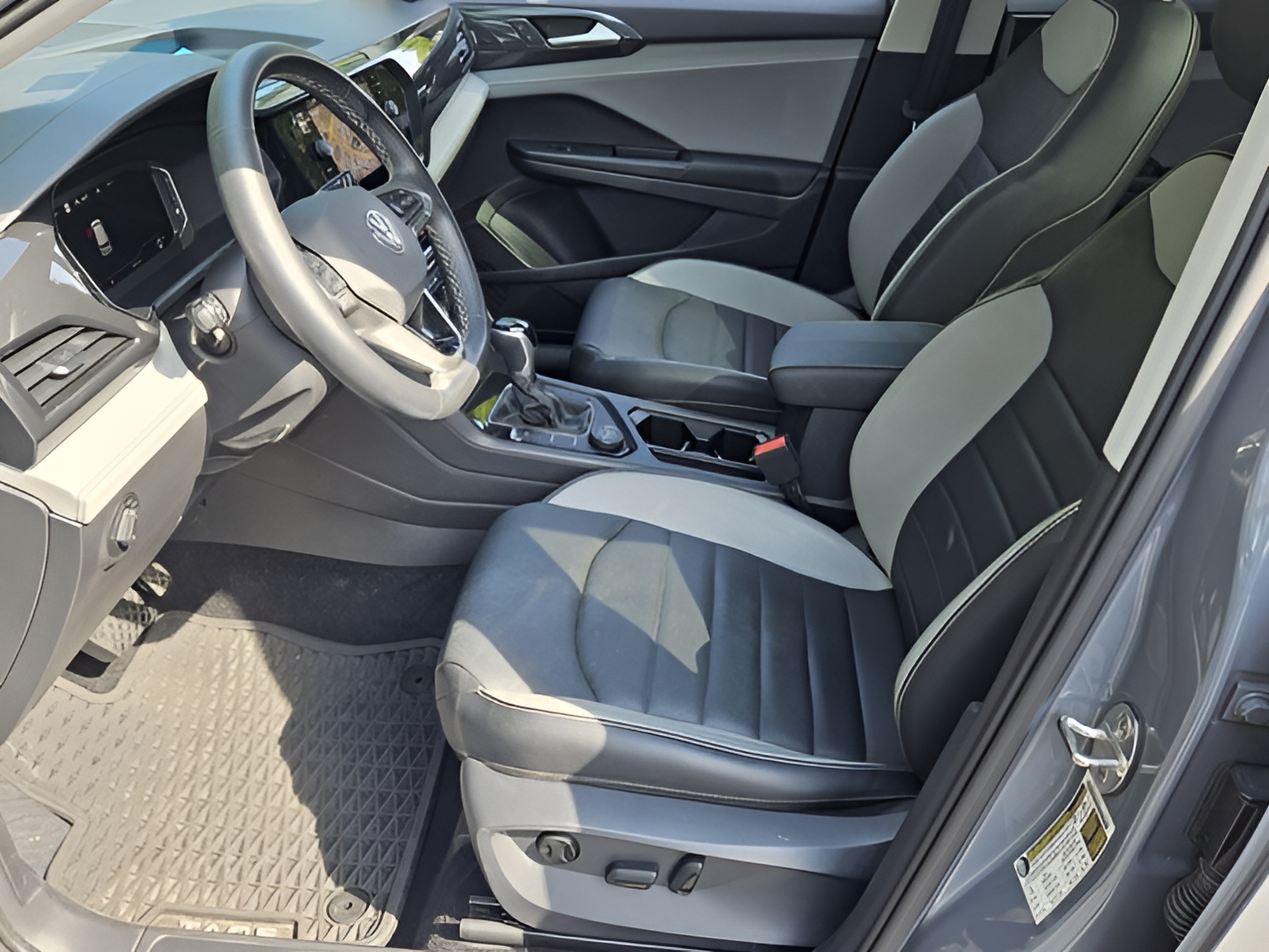 Certified 2022 Volkswagen Taos SEL AWD/4WD image 12