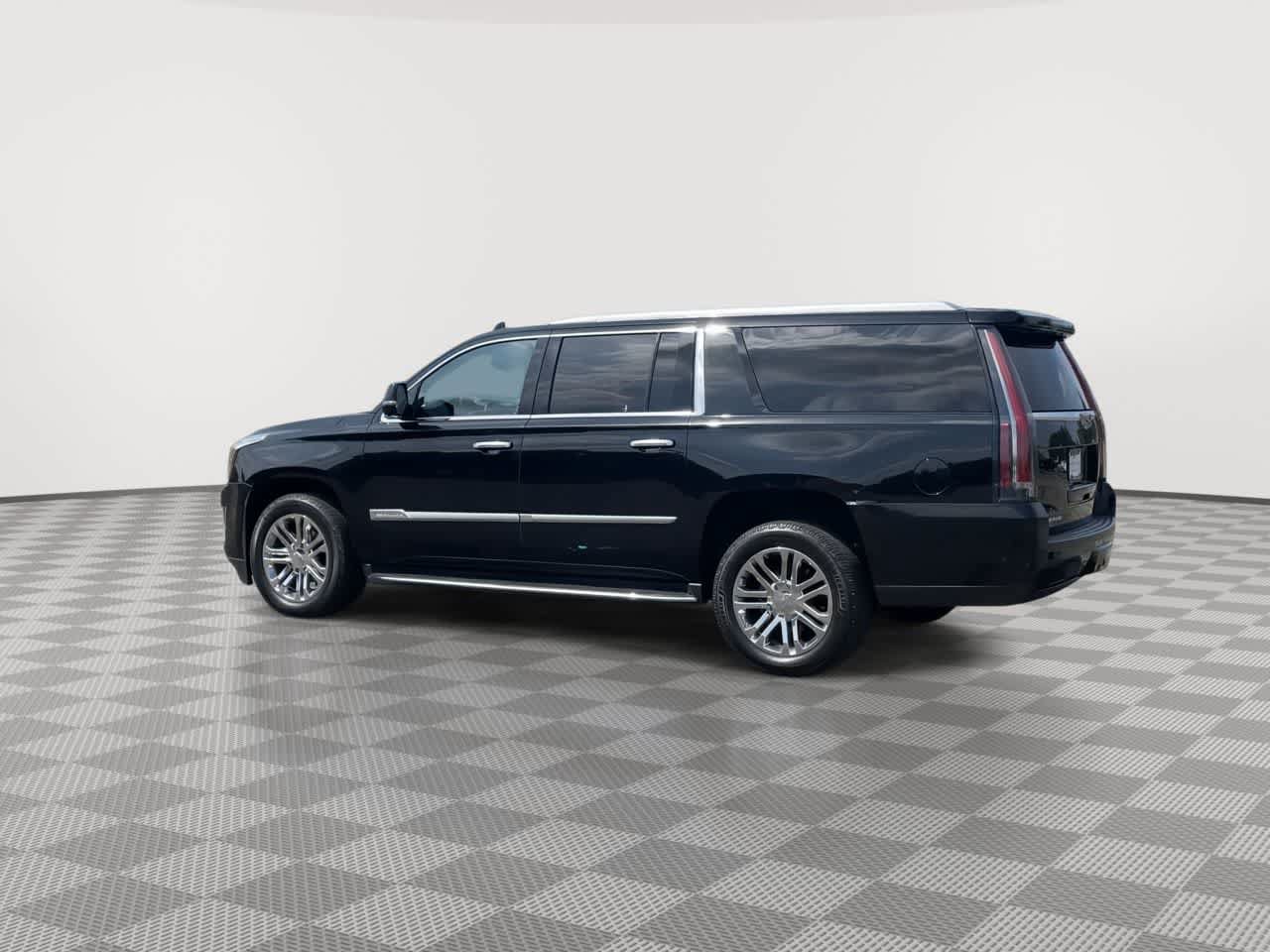 Used 2018 Cadillac Escalade ESV 4WD image 6