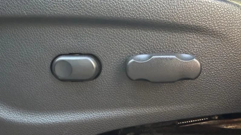 Used 2020 Buick Encore Preferred FWD image 41