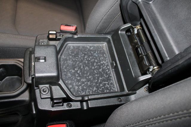 Used 2021 Jeep Wrangler Sport image 27