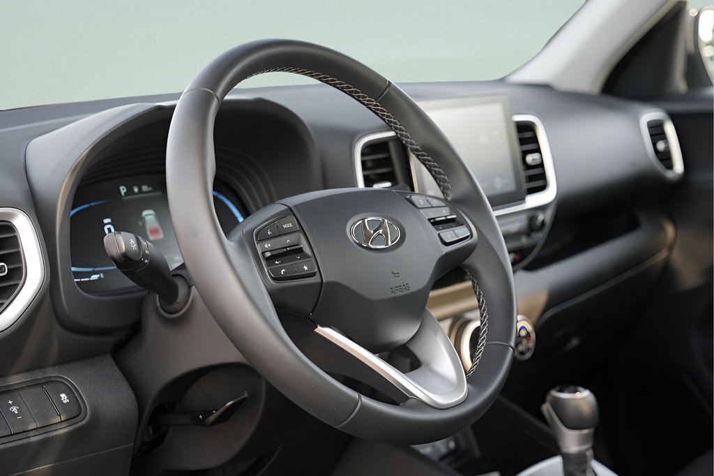 Certified 2026 Hyundai Venue SEL FWD image 22