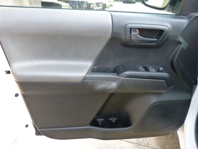 Used 2022 Toyota Tacoma SR image 31