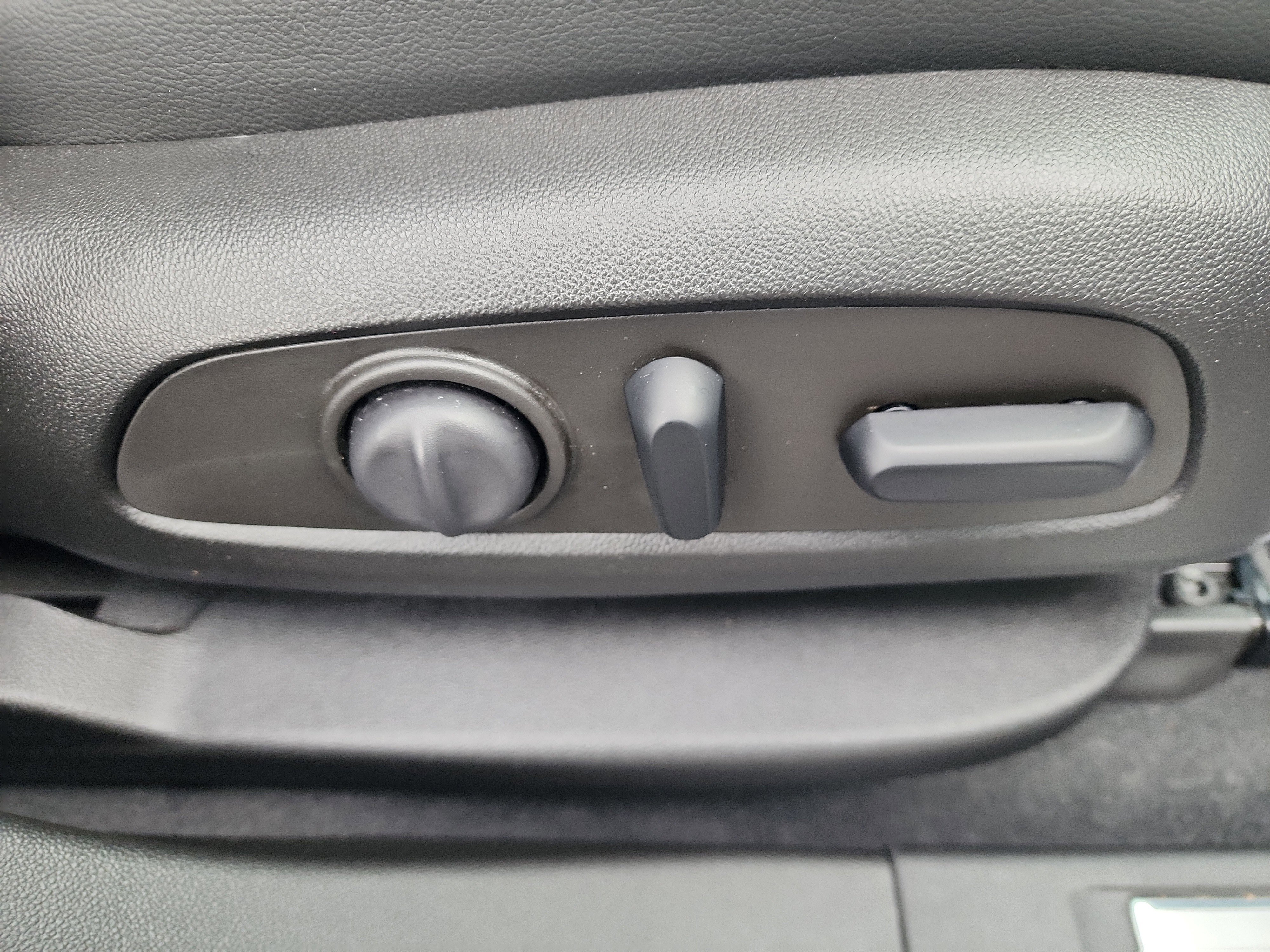 Certified 2022 GMC Acadia SLT w/ Elevation Edition image 37