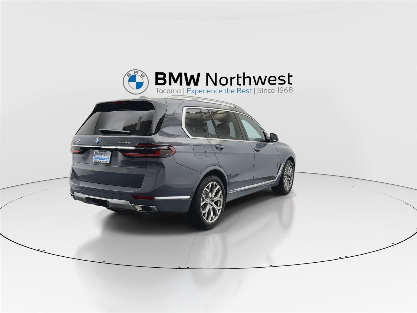 Used 2025 BMW X7 xDrive40i w/ Climate Comfort Package image 5
