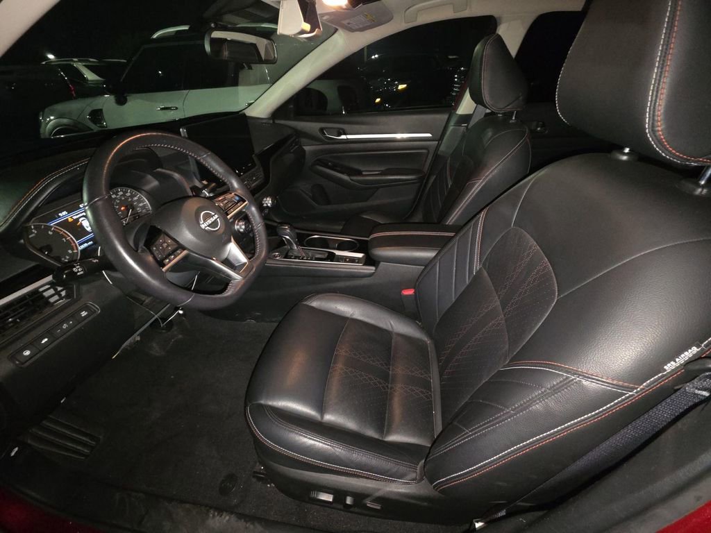 Used 2024 Nissan Altima 2.0 SR FWD image 6