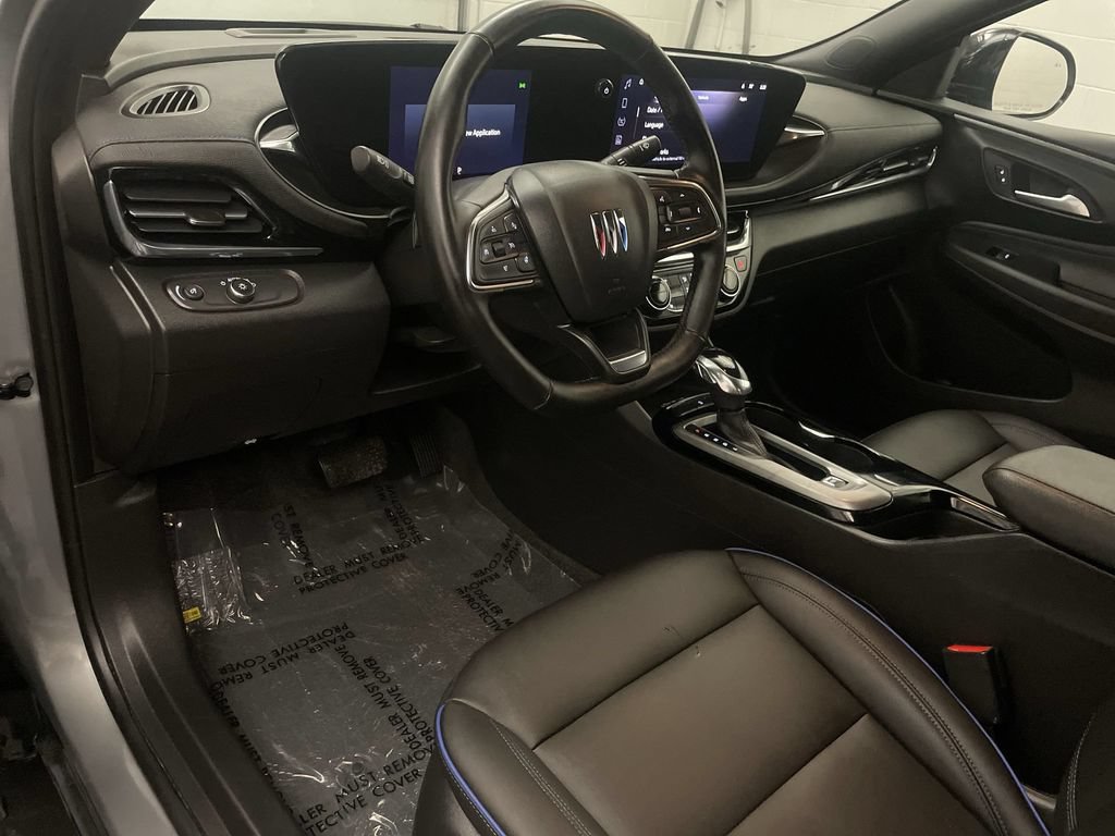 Used 2025 Buick Envista Sport Touring w/ Convenience I Package FWD image 4