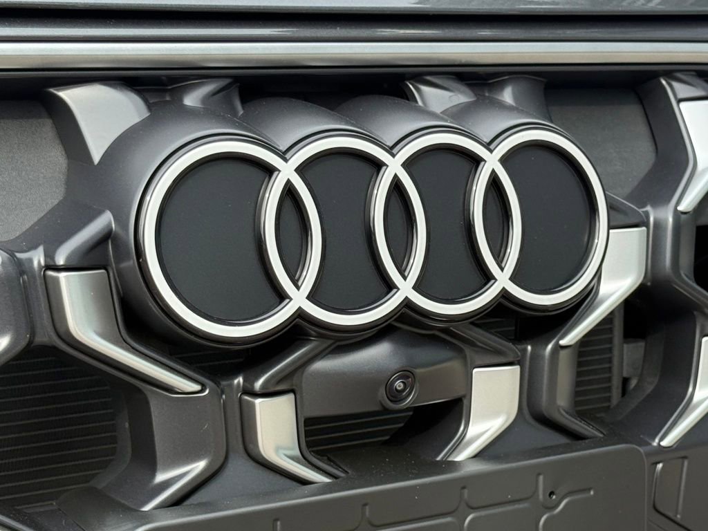 New 2025 Audi SQ5 Prestige image 39