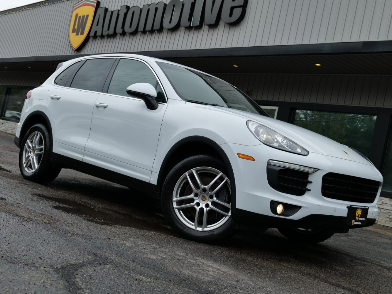Used 2016 Porsche Cayenne image 1