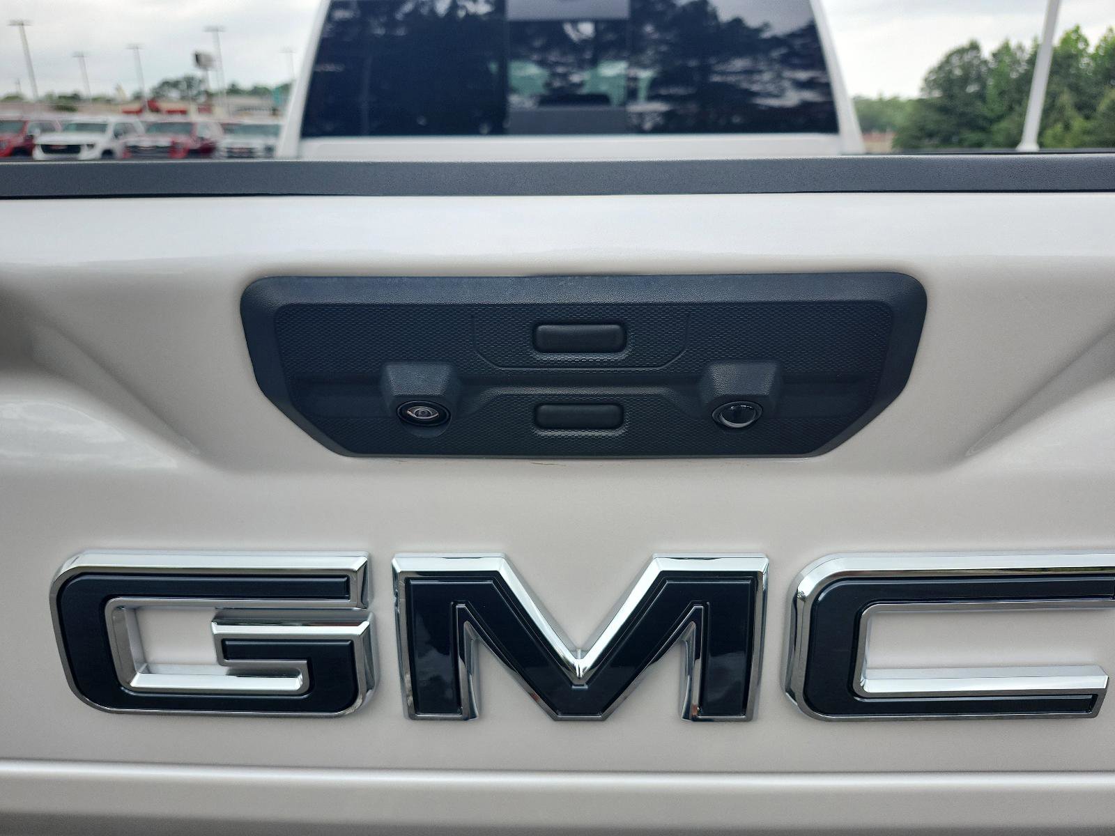 Used 2024 GMC Sierra 2500 Denali Ultimate AWD/4WD image 14