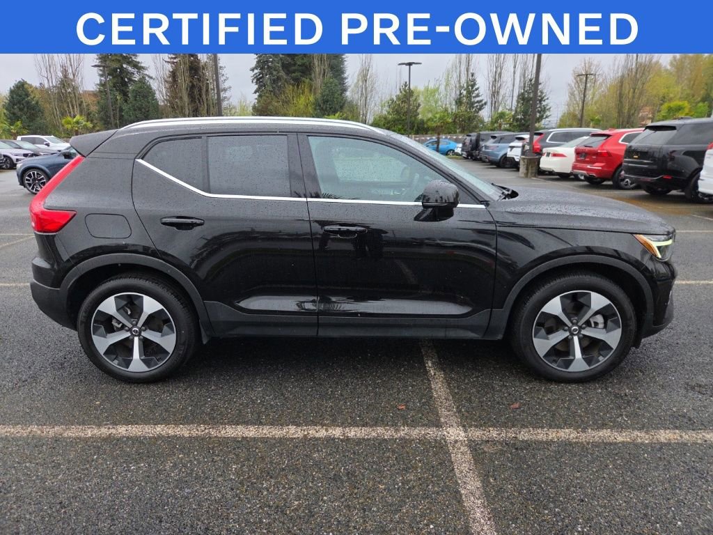 Used 2025 Volvo XC40 B5 Core AWD/4WD image 9