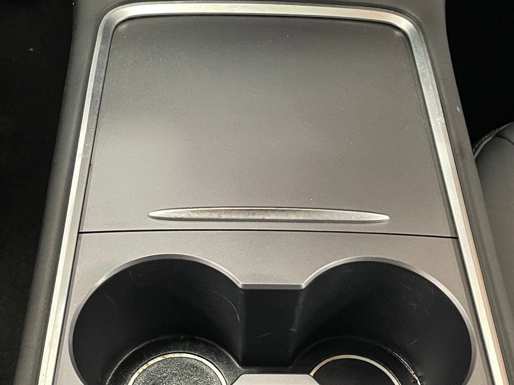 Used 2022 Tesla Model Y Long Range image 39