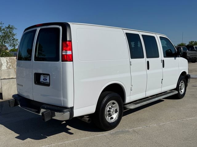 Used 2024 Chevrolet Express 2500 w/ Driver Convenience Package RWD image 5