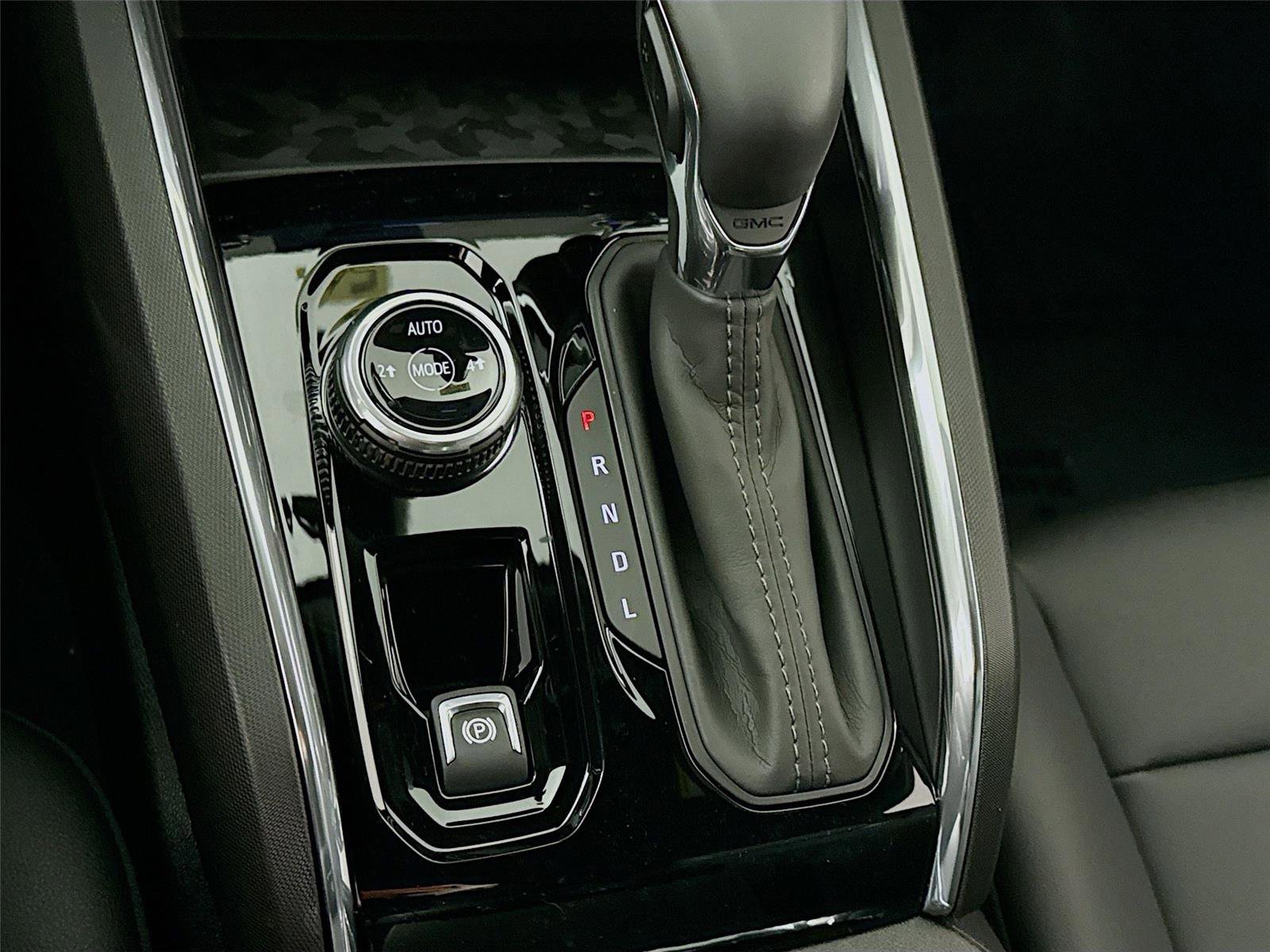 New 2026 GMC Canyon Elevation w/ Convenience Package image 12