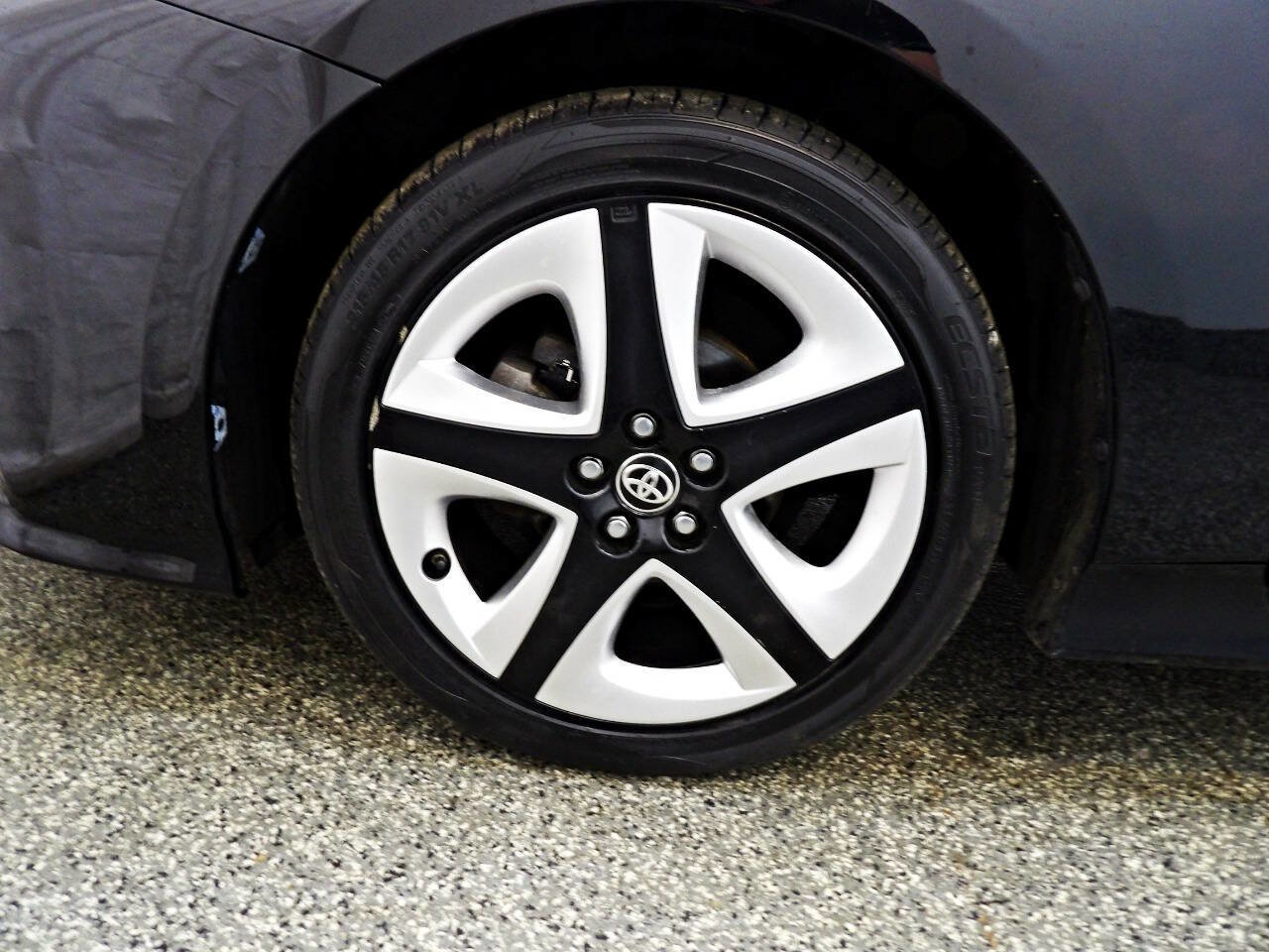 Used 2016 Toyota Prius Three Touring image 20