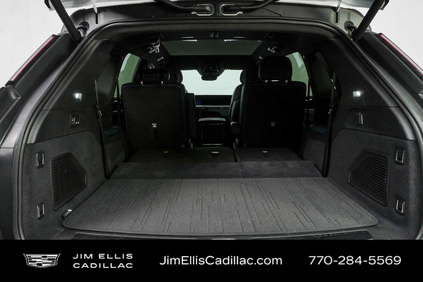 Certified 2025 Cadillac Escalade IQ Luxury 2 w/ LPO, Premium Carpet Package AWD/4WD image 32