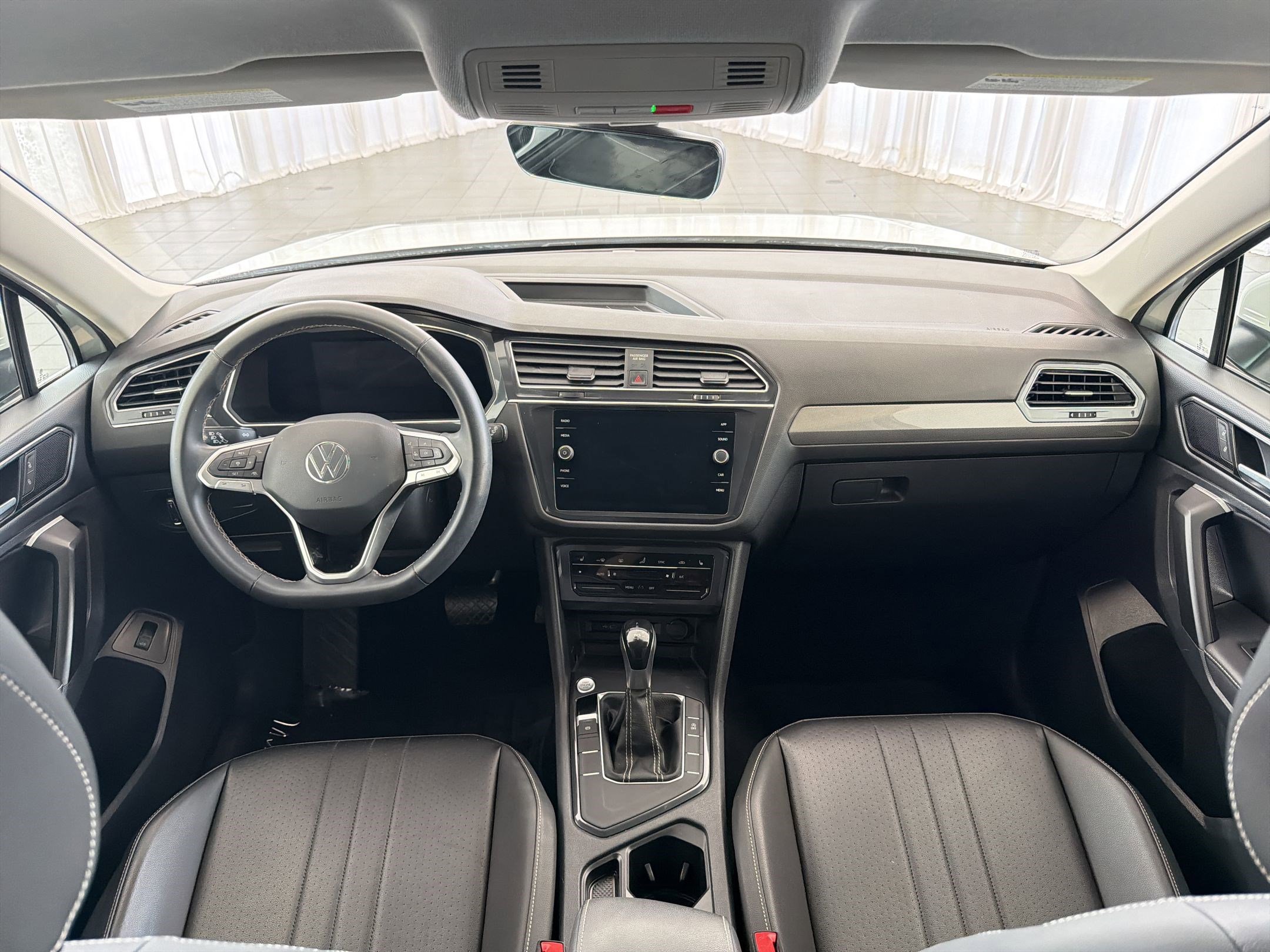 Used 2022 Volkswagen Tiguan SE FWD image 15