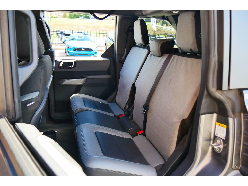 Used 2023 Ford Bronco Black Diamond w/ Sasquatch Package image 17