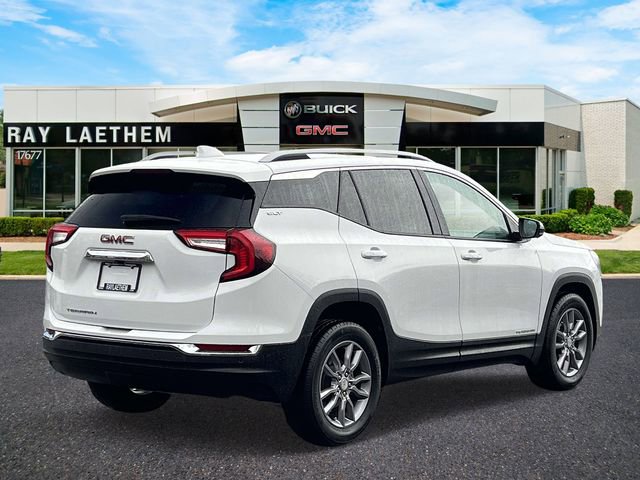Used 2022 GMC Terrain SLT w/ Tech Package image 5
