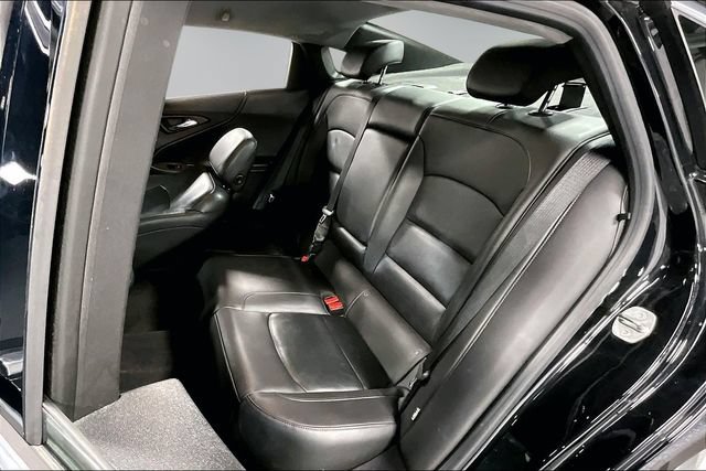 Used 2016 Chevrolet Malibu LT w/ Leather Package FWD image 20