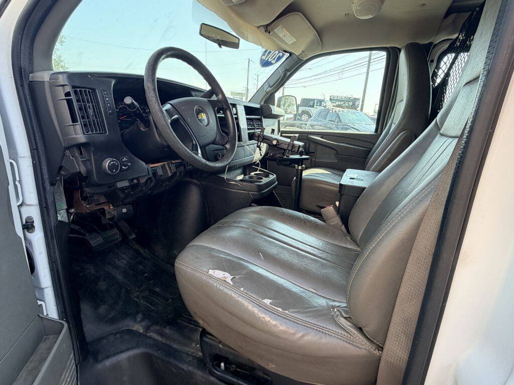Used 2012 Chevrolet Express 2500 w/ Cold Climate Package RWD image 6