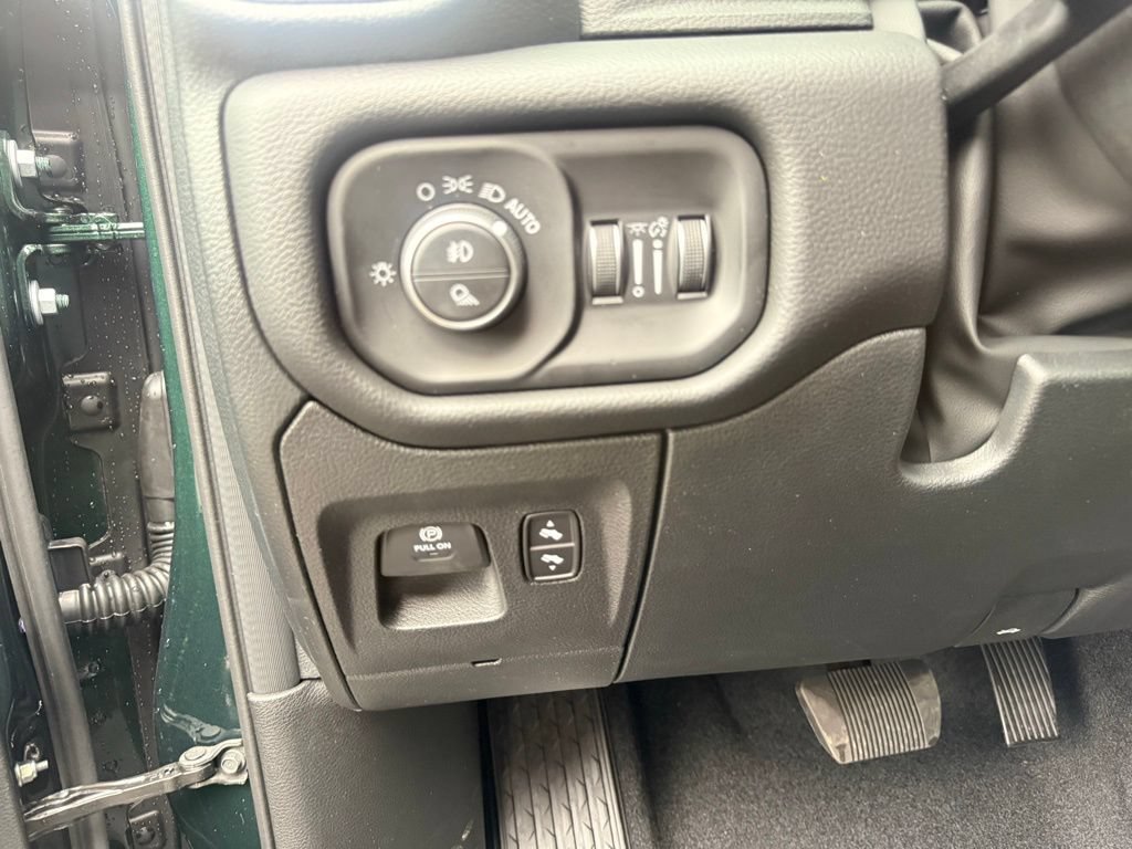 New 2026 RAM 1500 Big Horn AWD/4WD image 17