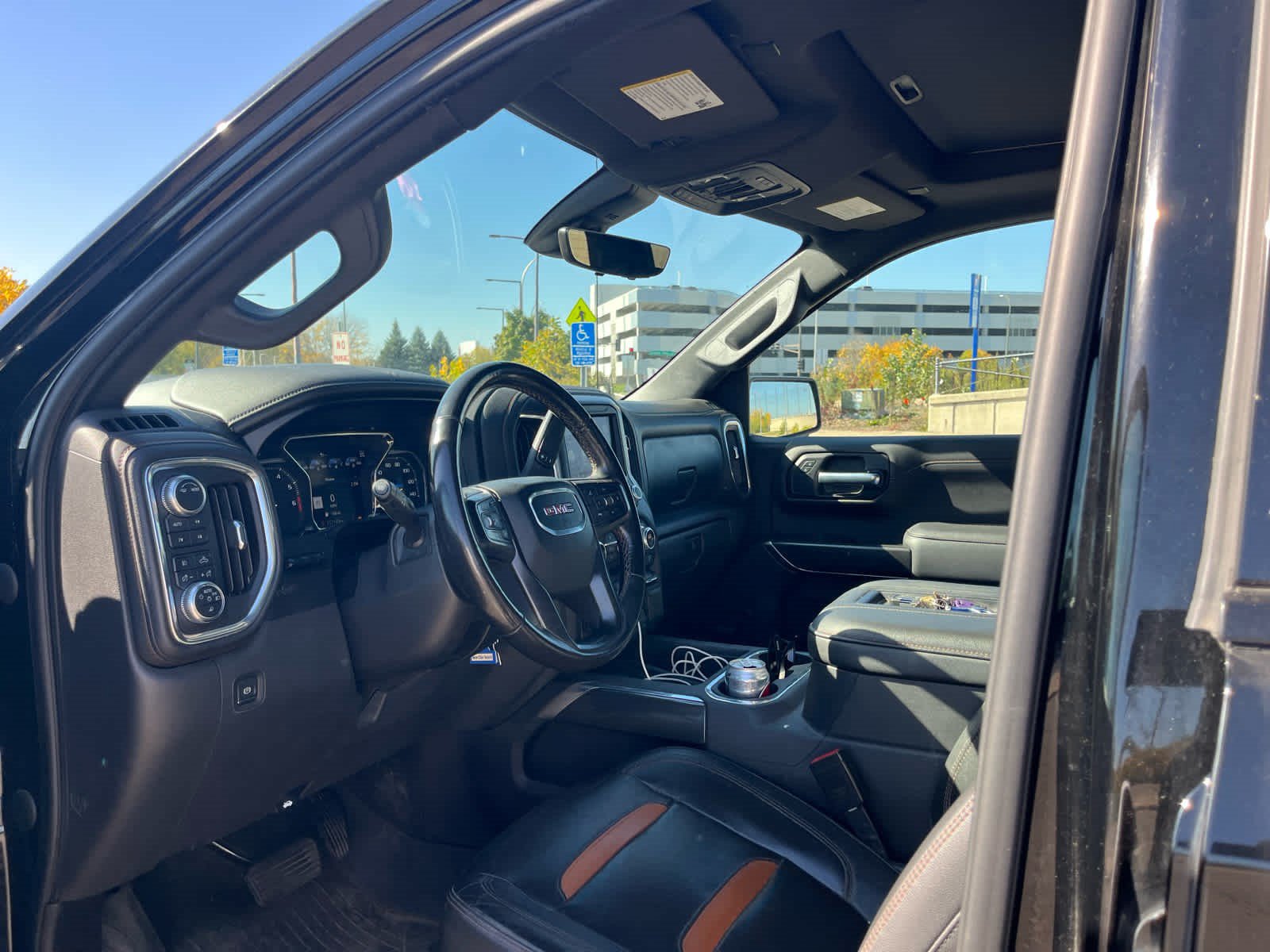 Used 2021 GMC Sierra 1500 AT4 w/ AT4 Premium Package AWD/4WD image 10