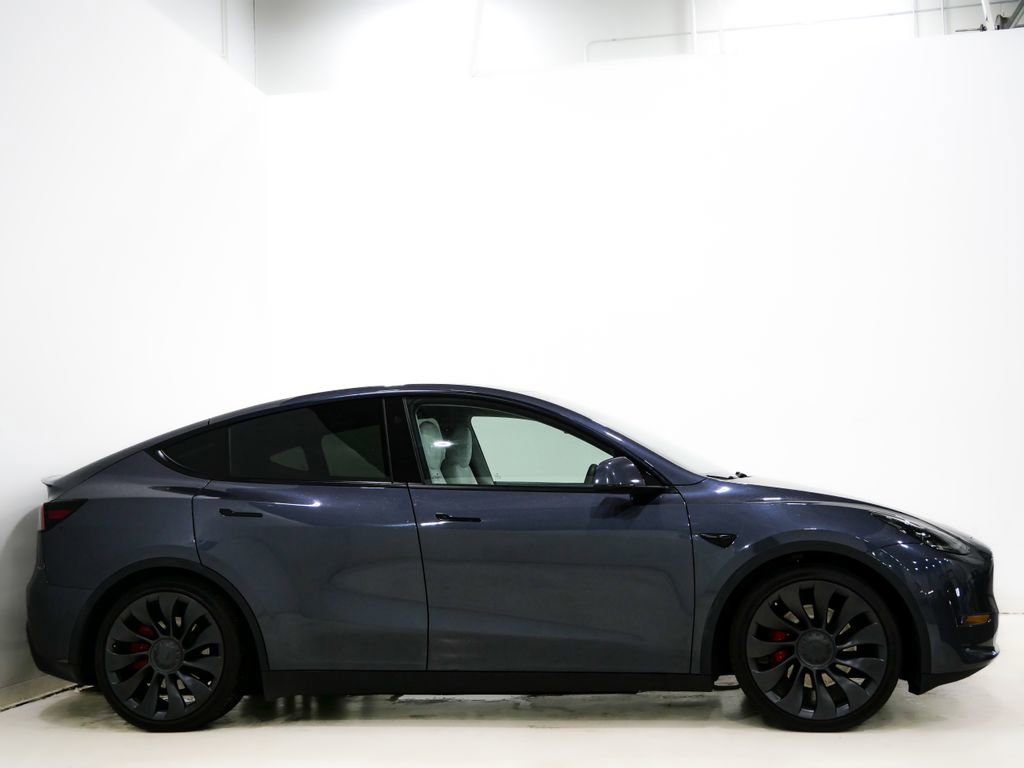 Used 2023 Tesla Model Y Performance image 5
