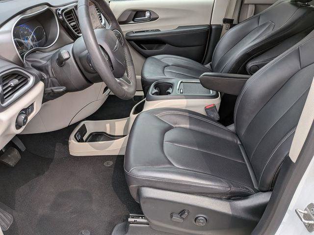 Certified 2024 Chrysler Pacifica Touring-L image 13