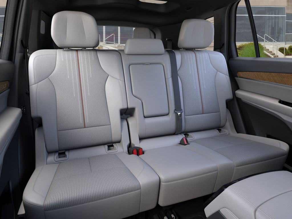 New 2026 Cadillac Vistiq Luxury image 17