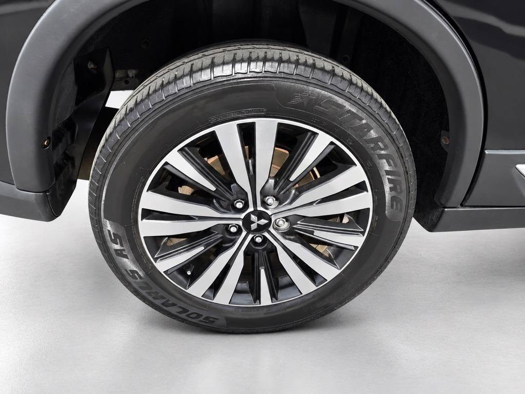 Used 2019 Mitsubishi Outlander SE AWD/4WD image 19