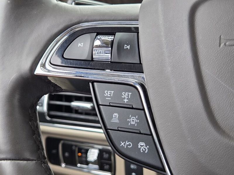 Used 2024 Lincoln Navigator L Reserve AWD/4WD image 36