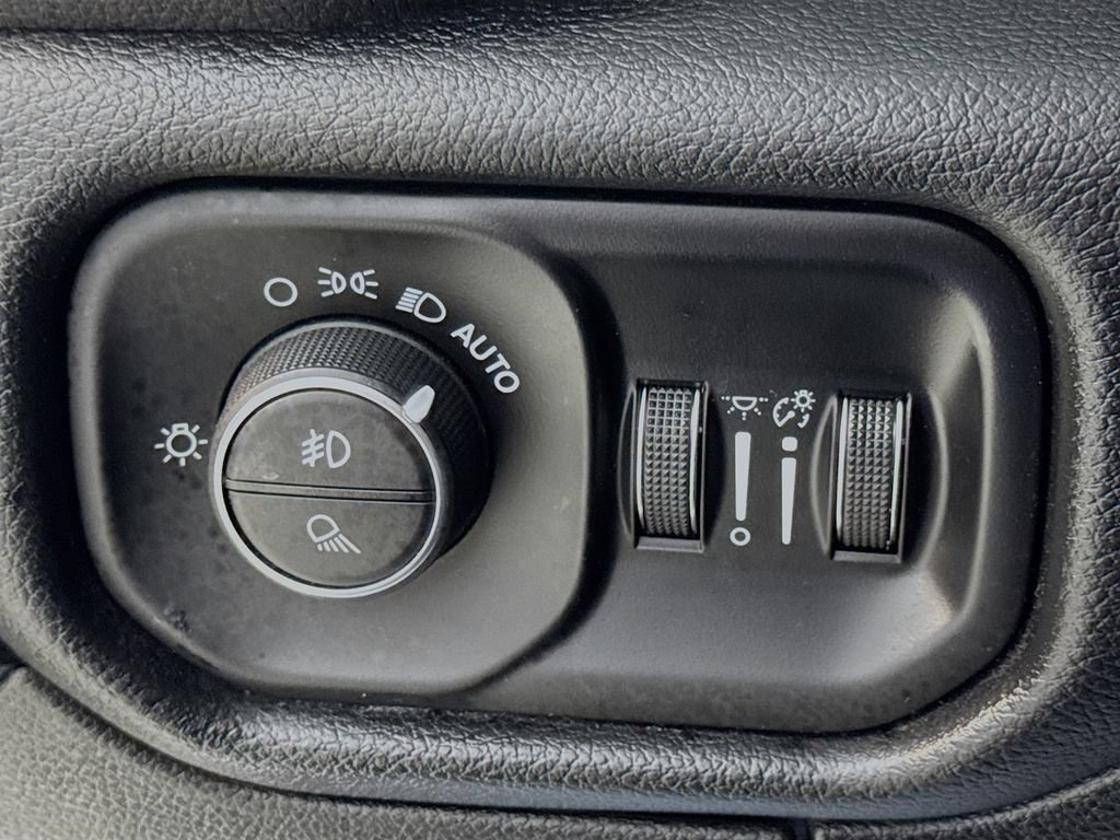 Used 2019 RAM 1500 Big Horn AWD/4WD image 15