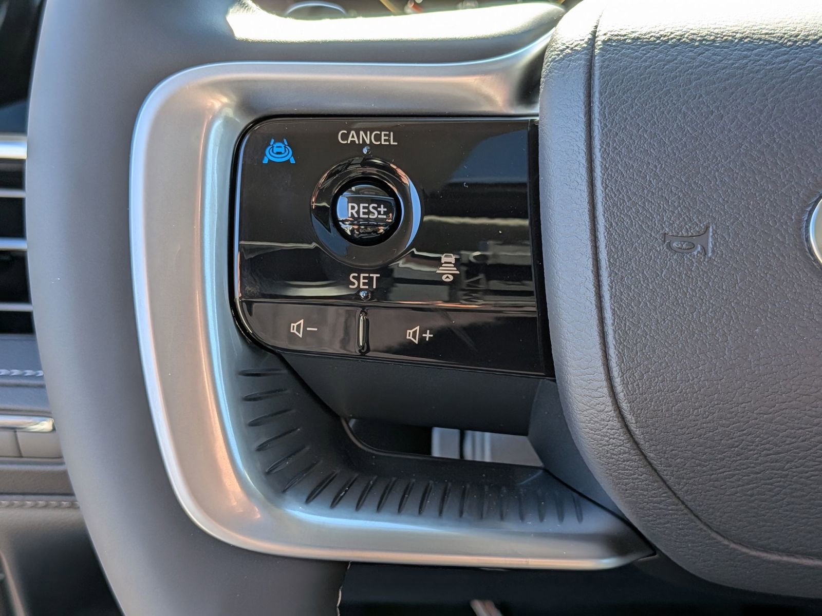 New 2026 INFINITI QX80 Luxe w/ Cargo Package image 17