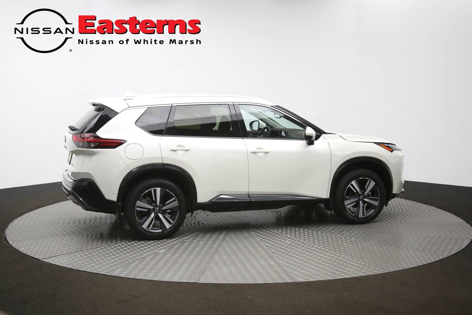 Used 2023 Nissan Rogue SL w/ SL Premium Package image 46