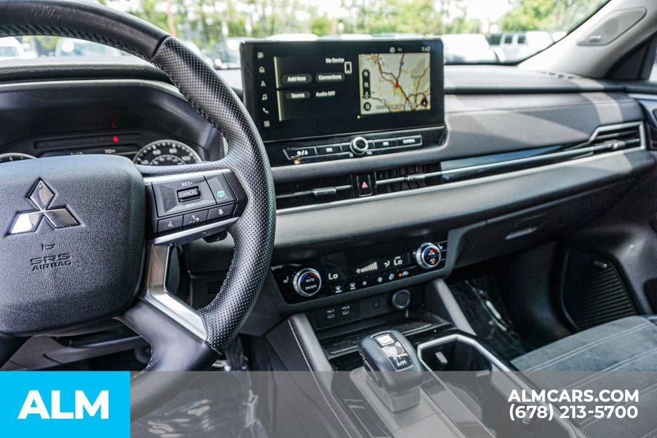 Used 2025 Mitsubishi Outlander SE FWD image 33