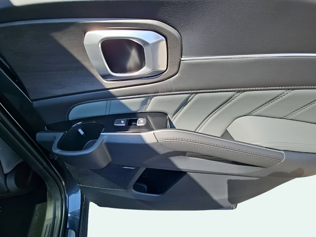 Used 2024 Kia Sorento SX Prestige w/ Sage Leather Package image 29