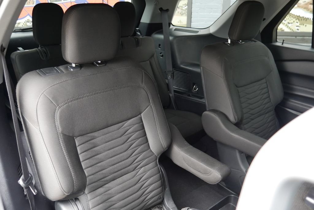 Used 2021 Ford Explorer XLT AWD/4WD image 11