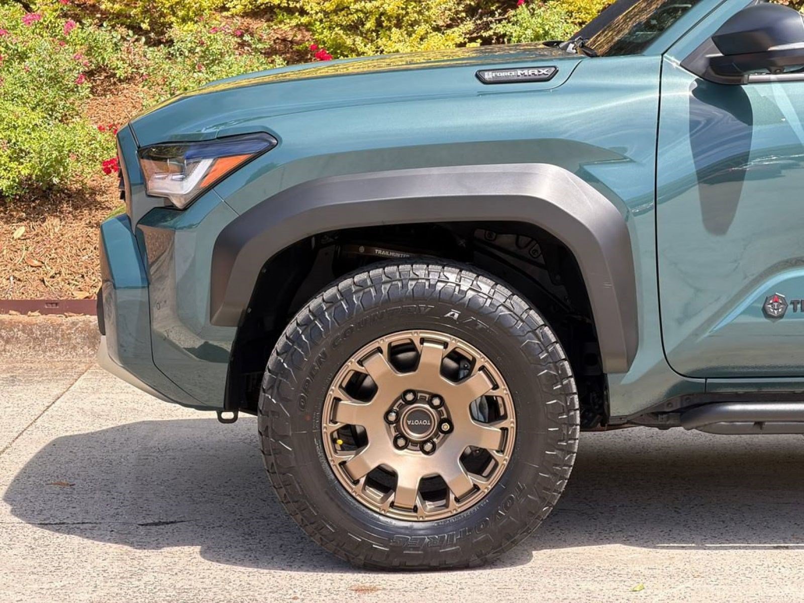 Used 2025 Toyota 4Runner Trailhunter AWD/4WD image 11